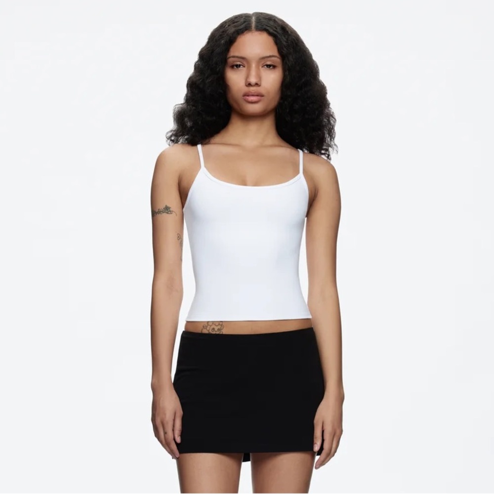 Tank Air studio tank in white